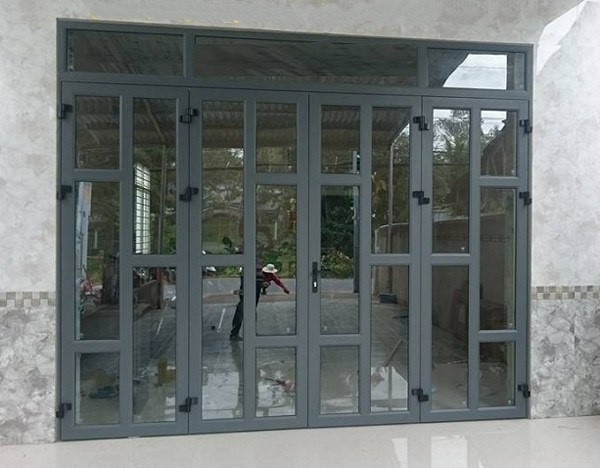 Mẫu cửa đổ nhôm Xingfa tem đỏ kiểu chớp lật