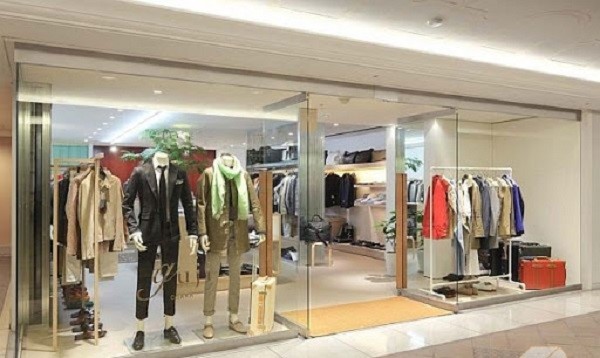 Mẫu cửa kính cường lực cho shop thời trang