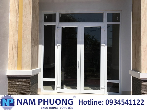 Lắp đặt cửa nhựa lõi thép hai cánh uy tín, chất lượng