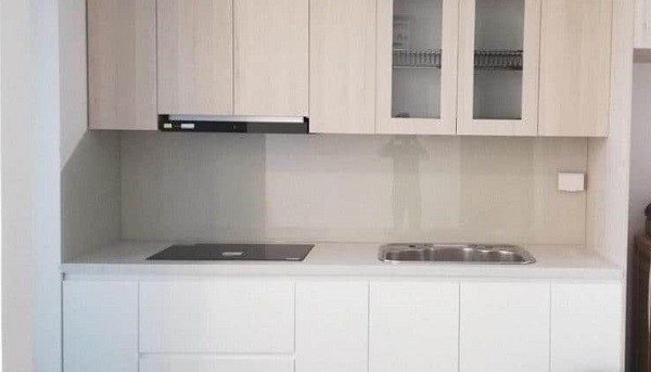 Mẫu kính ốp bếp màu trắng sữa 15